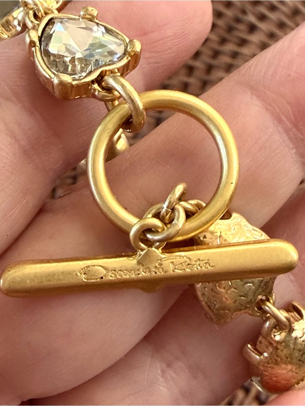 Oscar de la Renta Bracelet💛 Sparkling Crystal Hearts✨Toggle ✨Gold /Clear - Picture 12 of 14